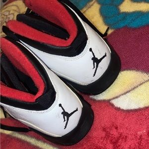 Shoes just tryna get rid of them CAN GO LOWER ON PRICE